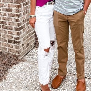 American Eagle White Mom Jeans